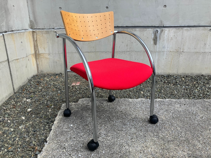 スタッキングチェア　キャスター付　木板×レッド　中古_0