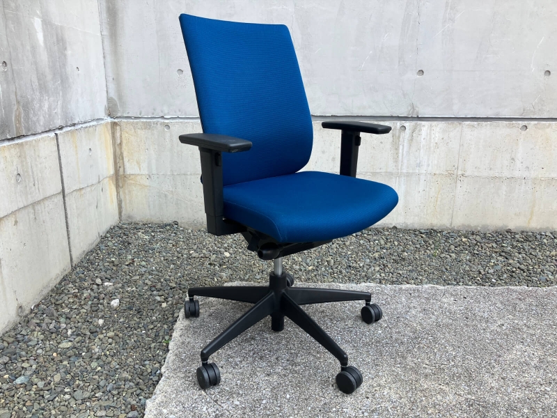 ウィザード２チェア　ハイバック　可動肘付き　ブルー　中古_0