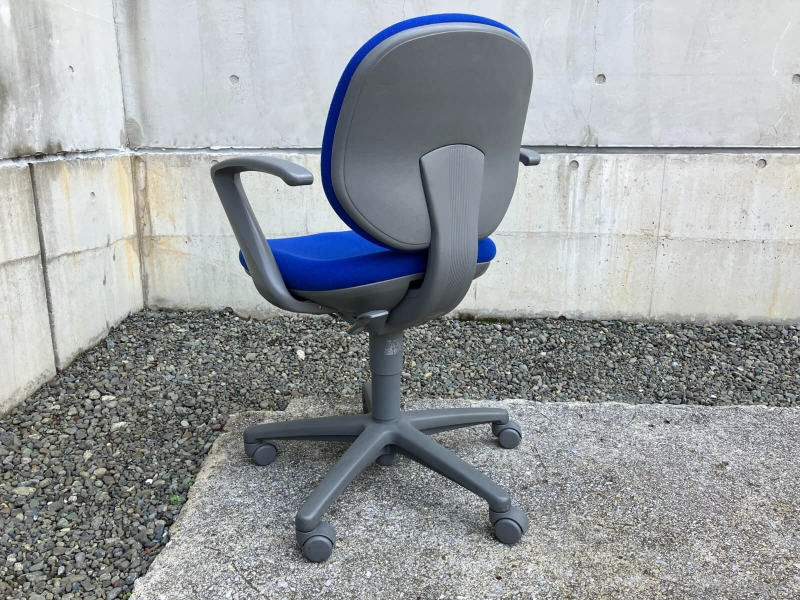 ジャストチェア　肘付き　ブルー　中古　＊昇降ガス弱_1