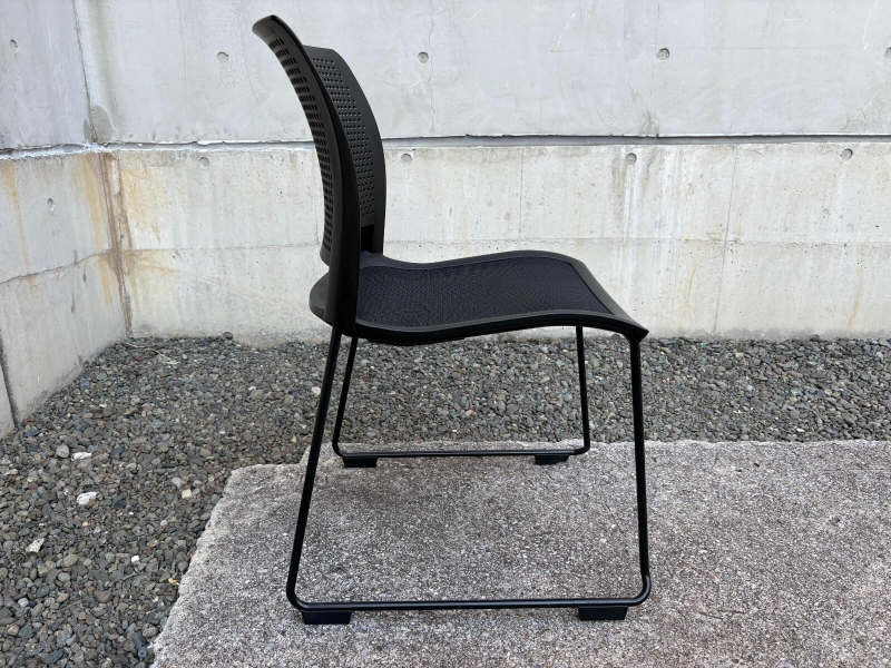 スタッキングチェア　スプライン　ブラック　中古_1