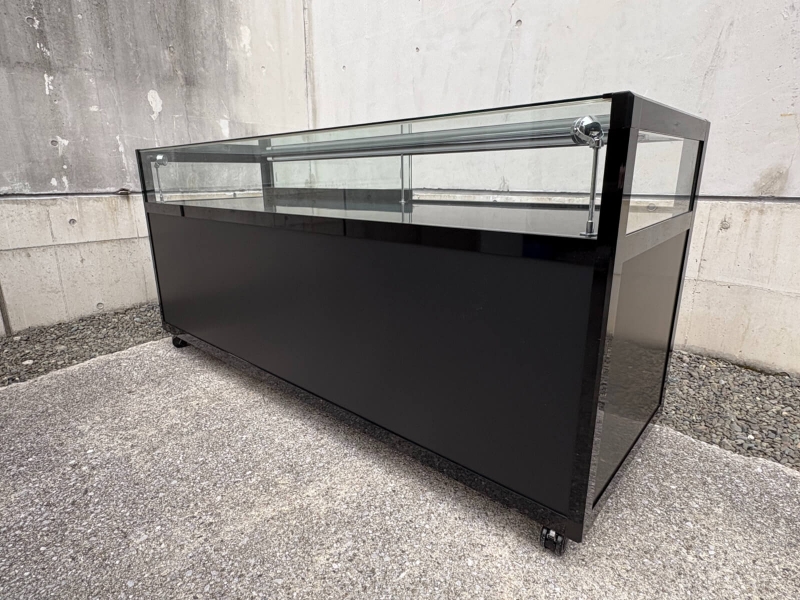 EXCEED　ガラスショーケース　W1800/D600/H820㎜　鍵・内部照明付き　中古