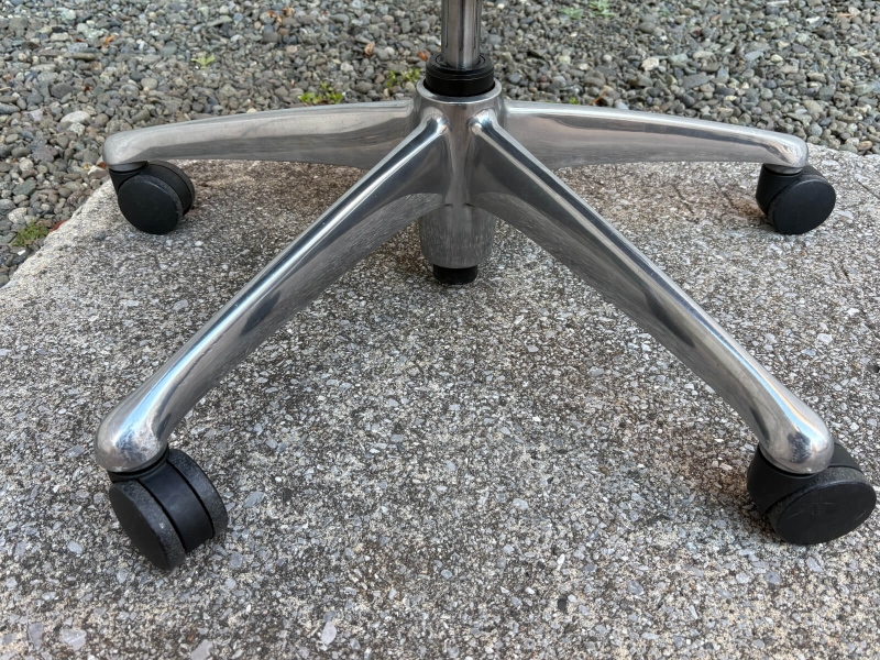 ゼファーチェア 　クッションタイプ　ダークブルー　中古【肘パッド新品】_7