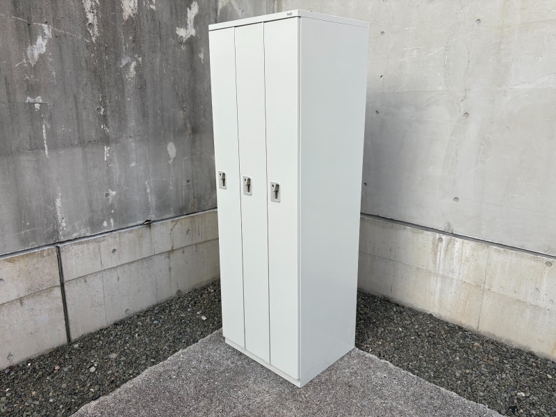 WLシリーズ　3人用ロッカー　スリムタイプ　中古