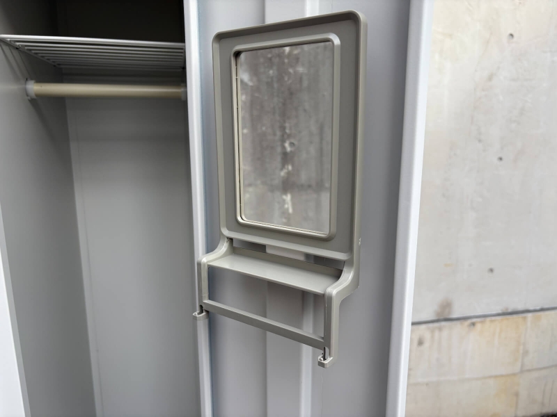 4人用ロッカー　SL-42　ホワイト　中古_4