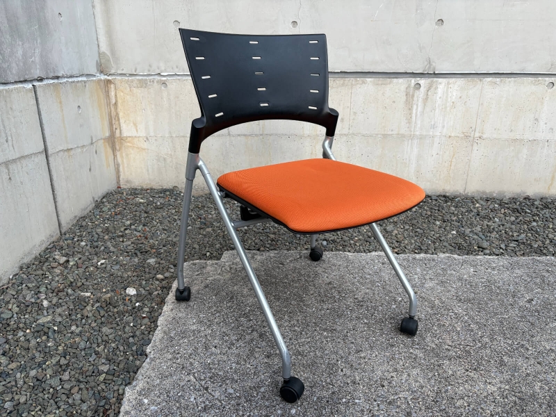 マノスチェア　ブラック×オレンジ　中古_0
