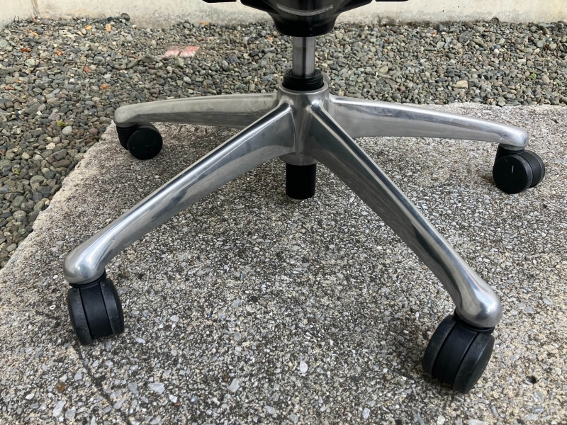 フィーゴチェア 　メッシュタイプ　グリーン　可動肘付き（パッド新品）　中古_7