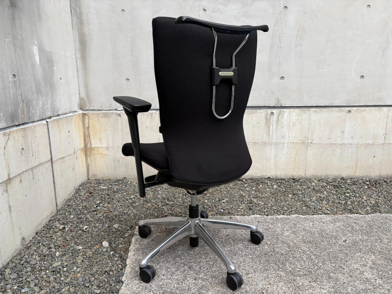 【訳アリ特価品】フィーゴチェア 　ハイバック　可動肘・ハンガー付き　ブラック　中古_1