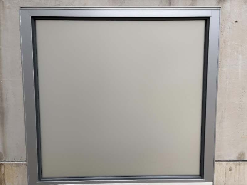 アルツァータ　窓付きパーティション　H1900/W1100㎜　安定脚付　中古_3