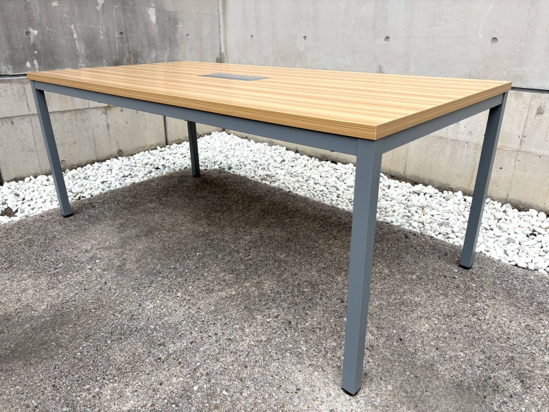 GOOLOOテーブル　W1800/D900㎜　中央配線機能付き　ナチュラル　中古_0